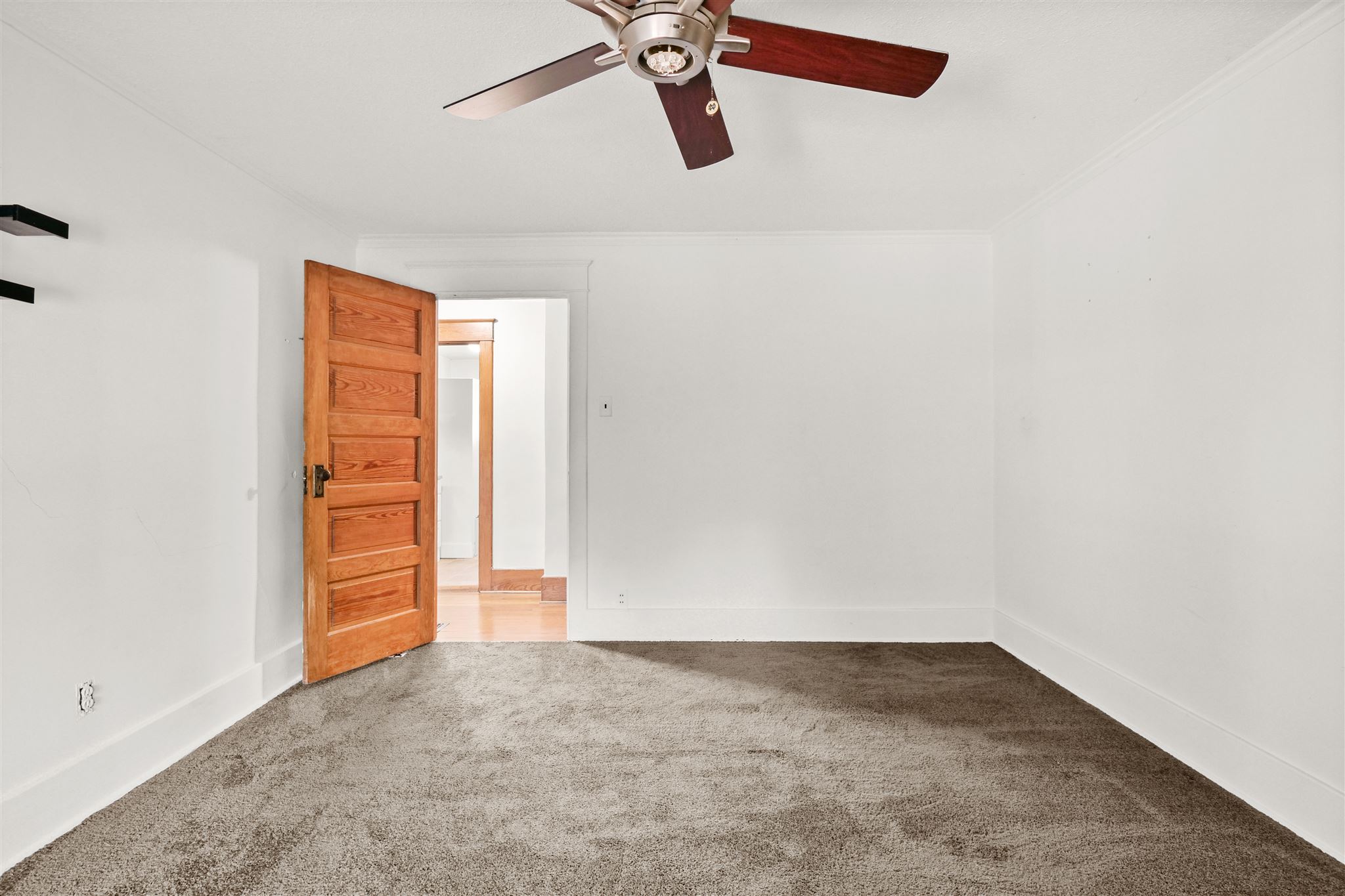 305 East Main Street Butler, IN 46721 - Photo 6 of 36
