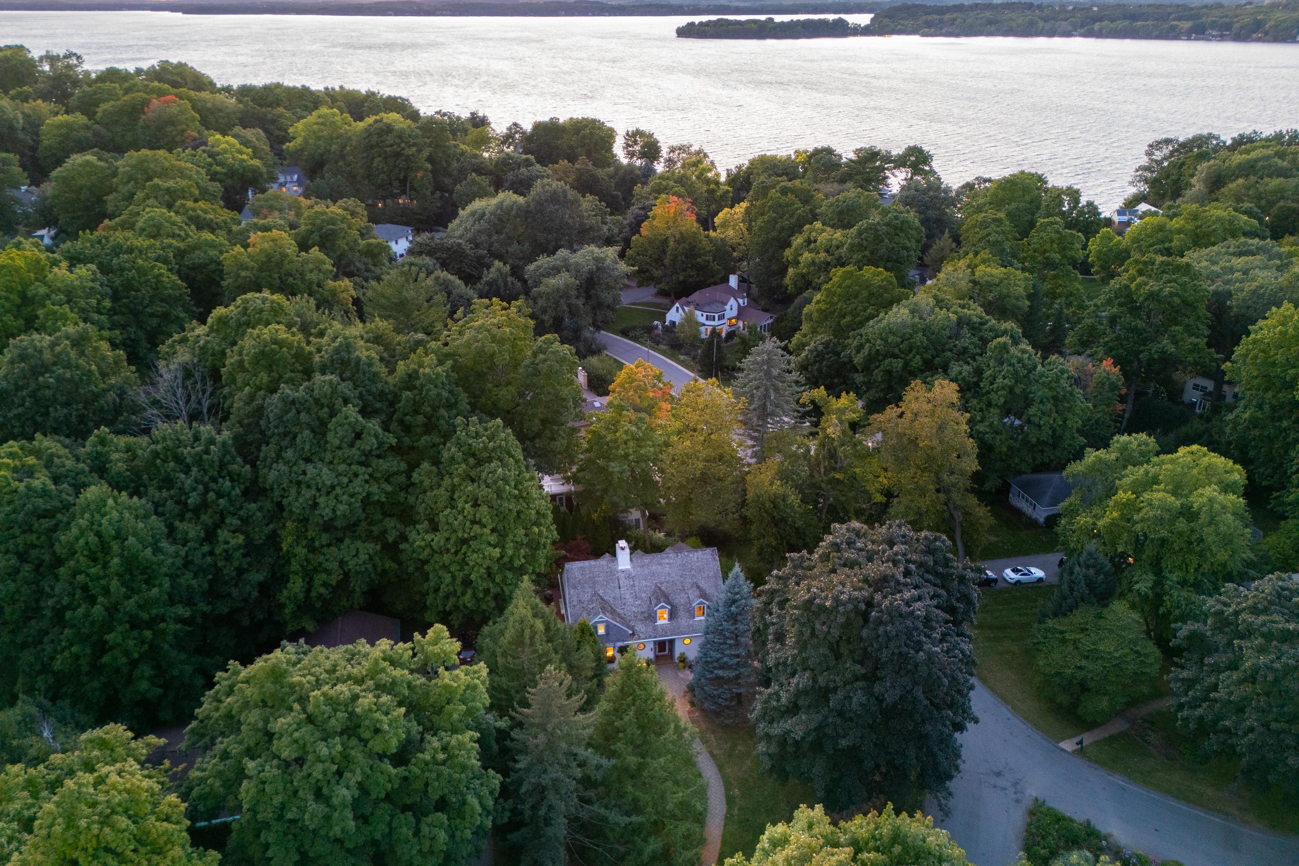 825 Mcbride Madison, WI 53704 - Photo 4 of 54