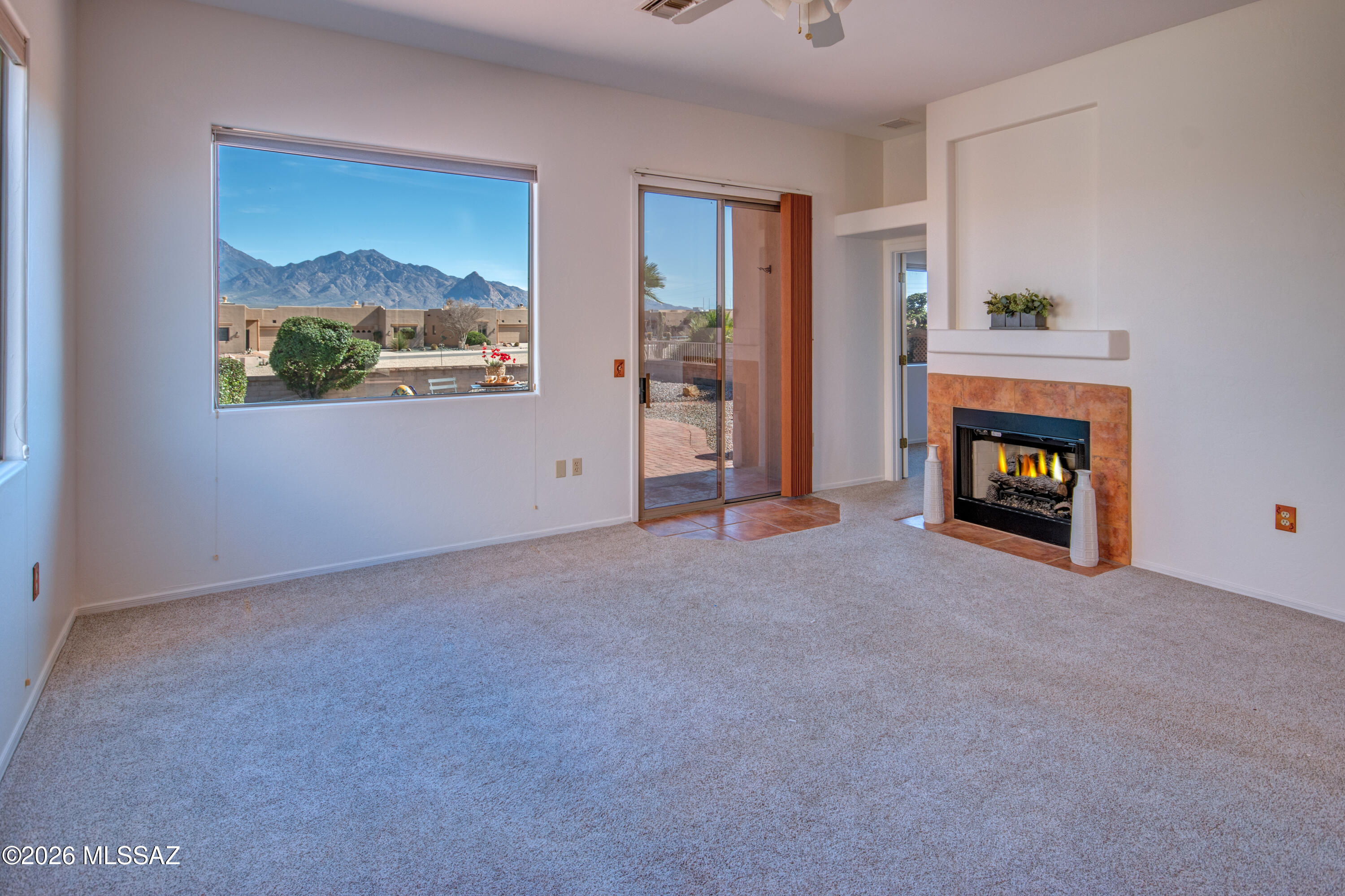 4003 South Golden Lynx Road Green Valley, AZ 85614 - Photo 5 of 36 Carpeted half of great room