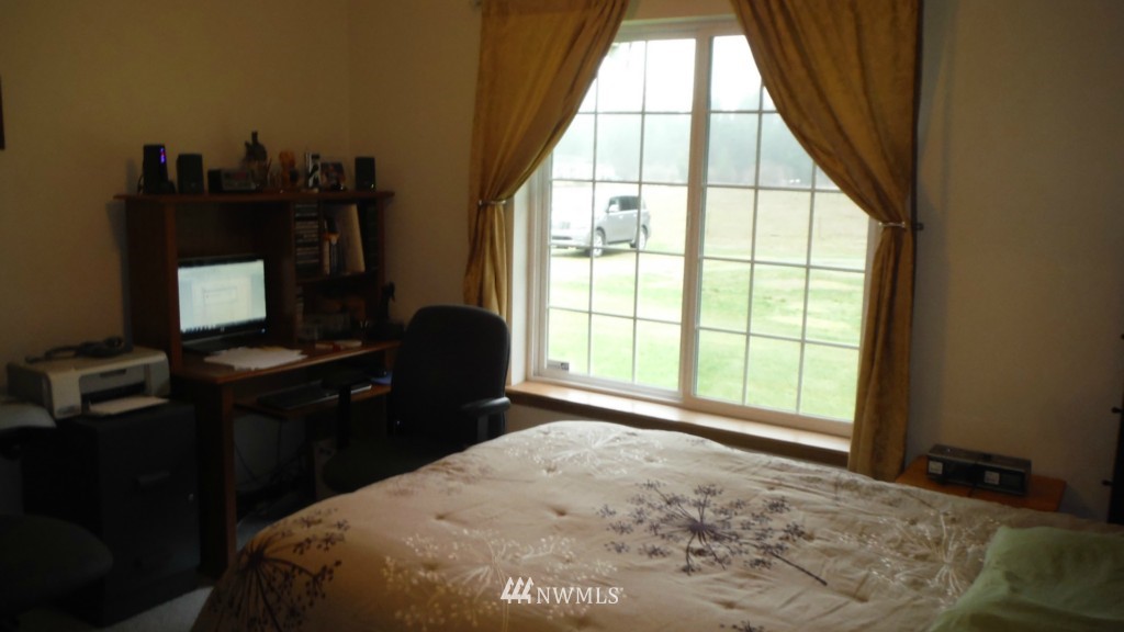 19909 Cook Road Southeast Yelm, WA 98597 - Photo 11 of 19 Gallery Image 11