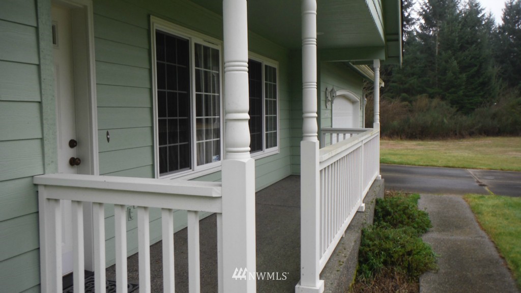 19909 Cook Road Southeast Yelm, WA 98597 - Photo 4 of 19 Gallery Image 4