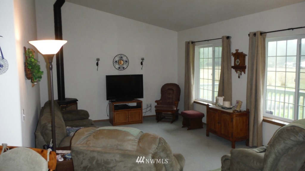 19909 Cook Road Southeast Yelm, WA 98597 - Photo 5 of 19 Gallery Image 5