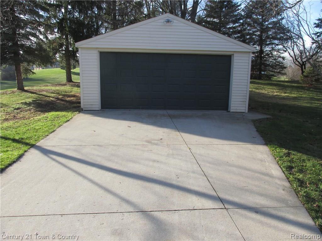 3400 Hadden Road Rochester, MI 48306 - Photo 2 of 28 2.JPG