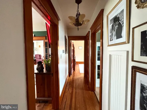 $350,000 | 81 North Railroad Avenue, Pedricktown, NJ 08067