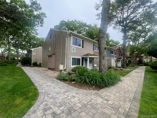 $325,000 | 40 West 4th Street, Unit 81, Patchogue, NY 11772