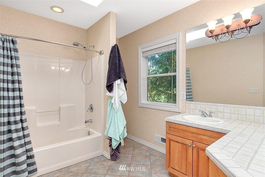 20518 West Richmond Road Bothell, WA 98021 - Photo 20 of 25