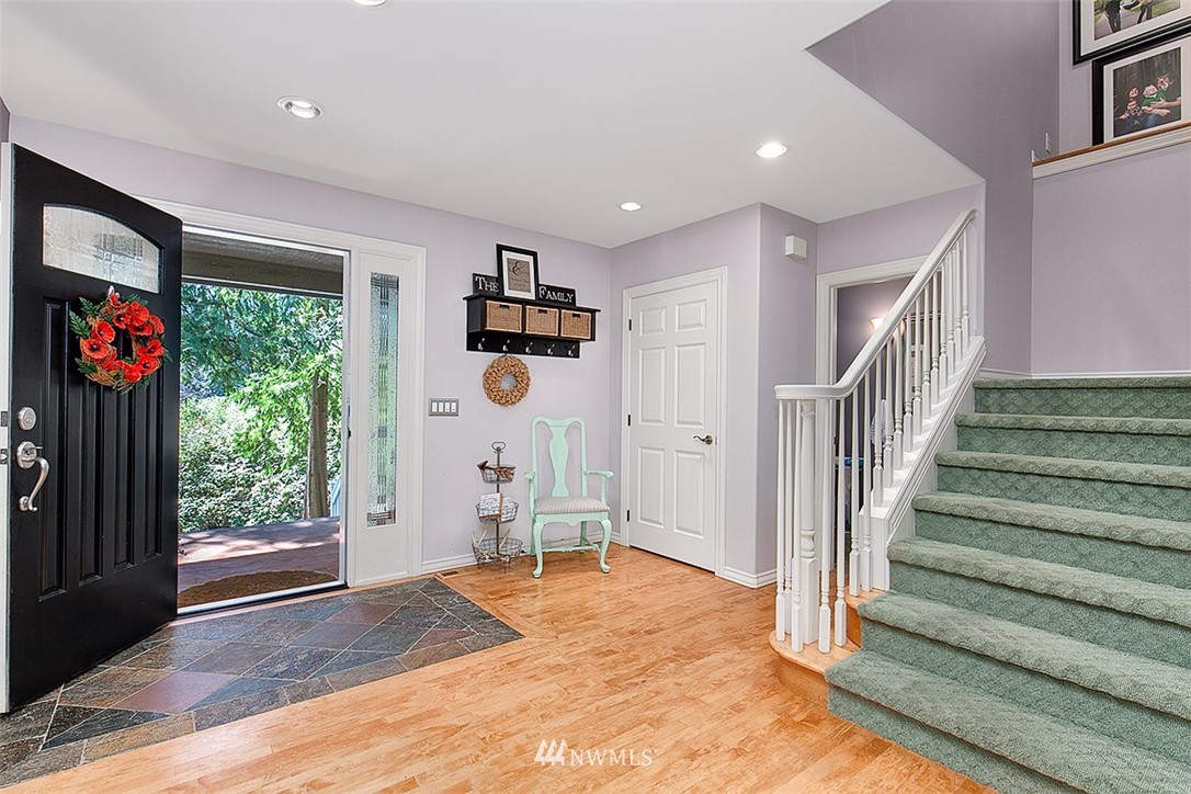 20518 West Richmond Road Bothell, WA 98021 - Photo 4 of 25