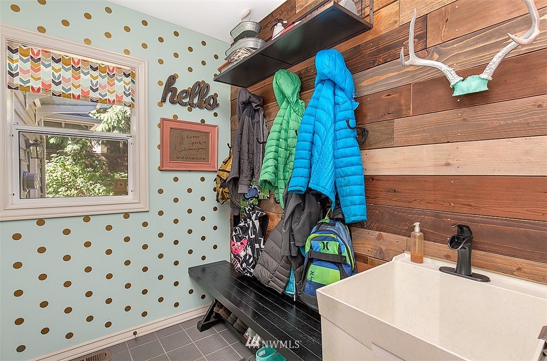 20518 West Richmond Road Bothell, WA 98021 - Photo 8 of 25