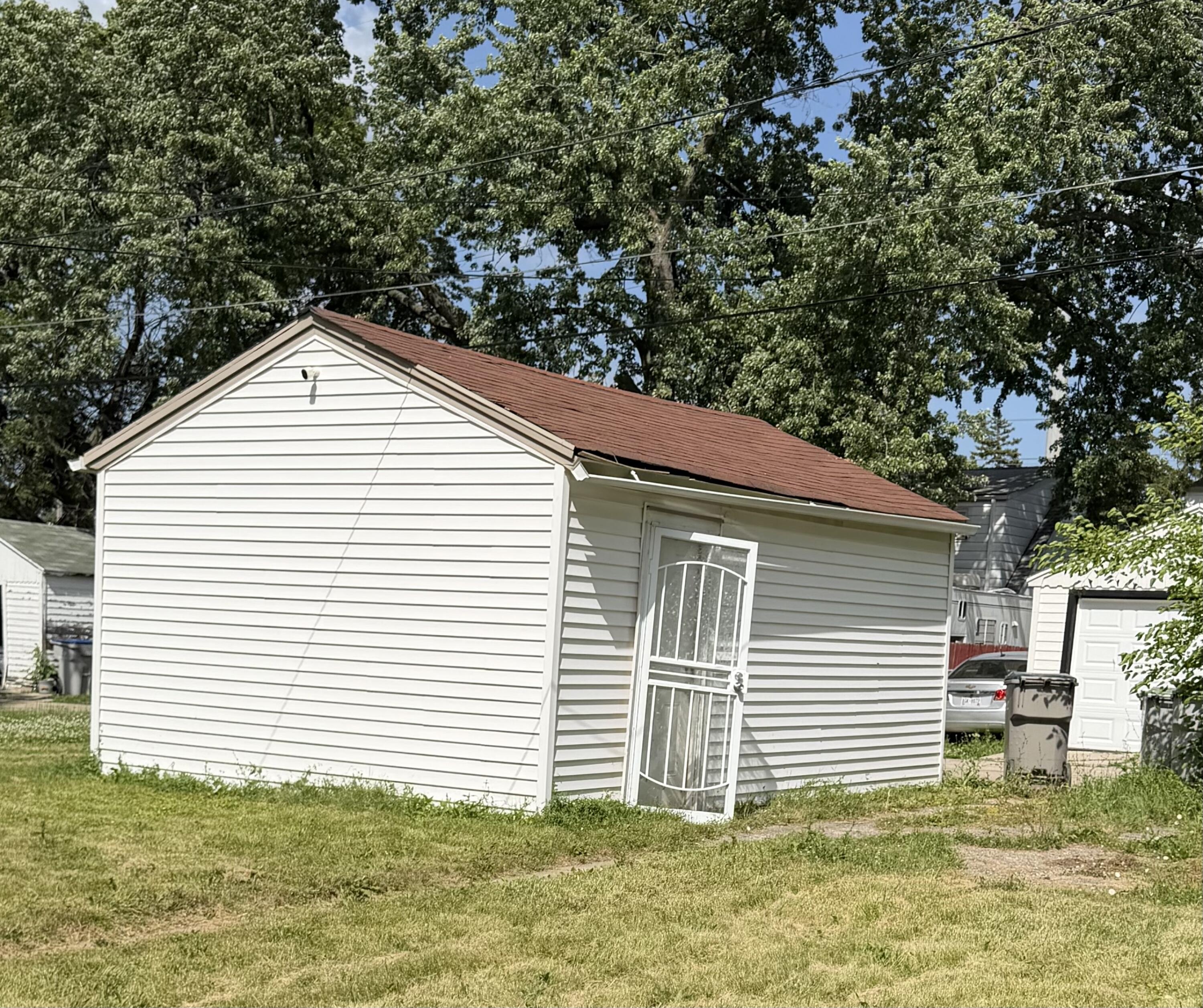 4656 North 21st Street Milwaukee, WI 53209 - Photo 5 of 20 garage