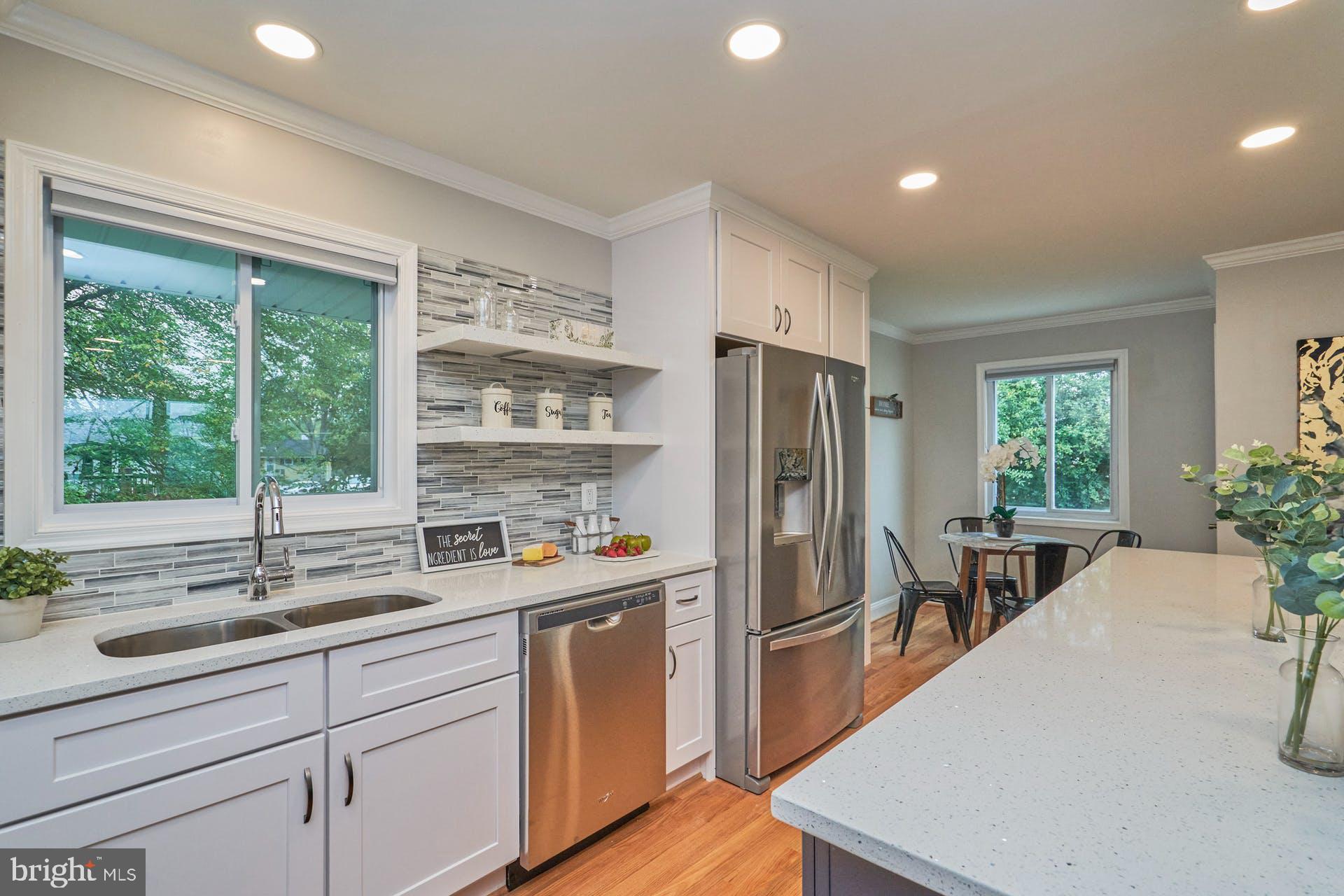 7422 Fordson Road Alexandria, VA 22306 - Photo 11 of 34 Gorgeous white cabinets & backsplash