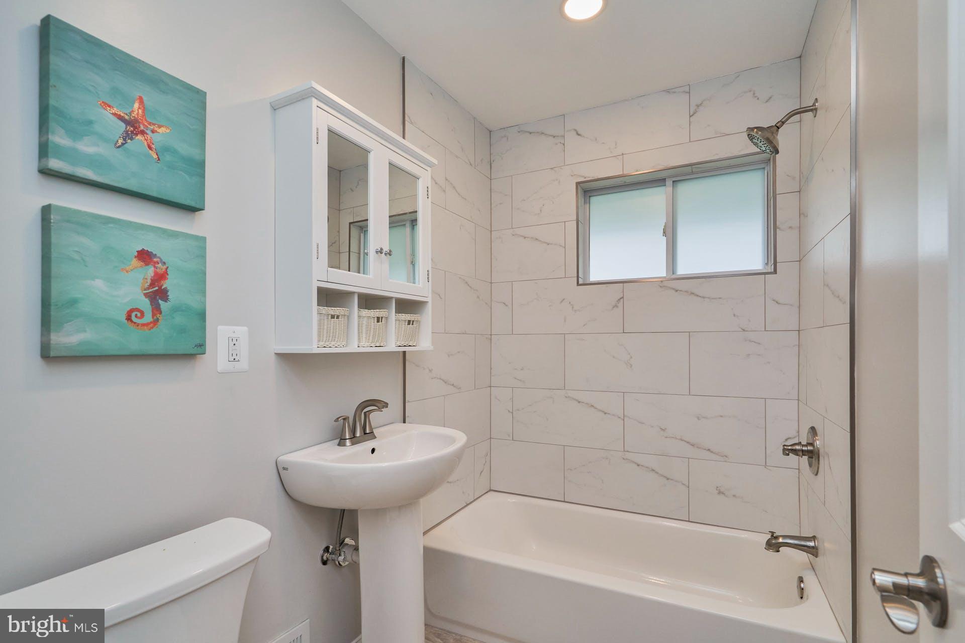 7422 Fordson Road Alexandria, VA 22306 - Photo 20 of 34 Main level bathroom all remodeled