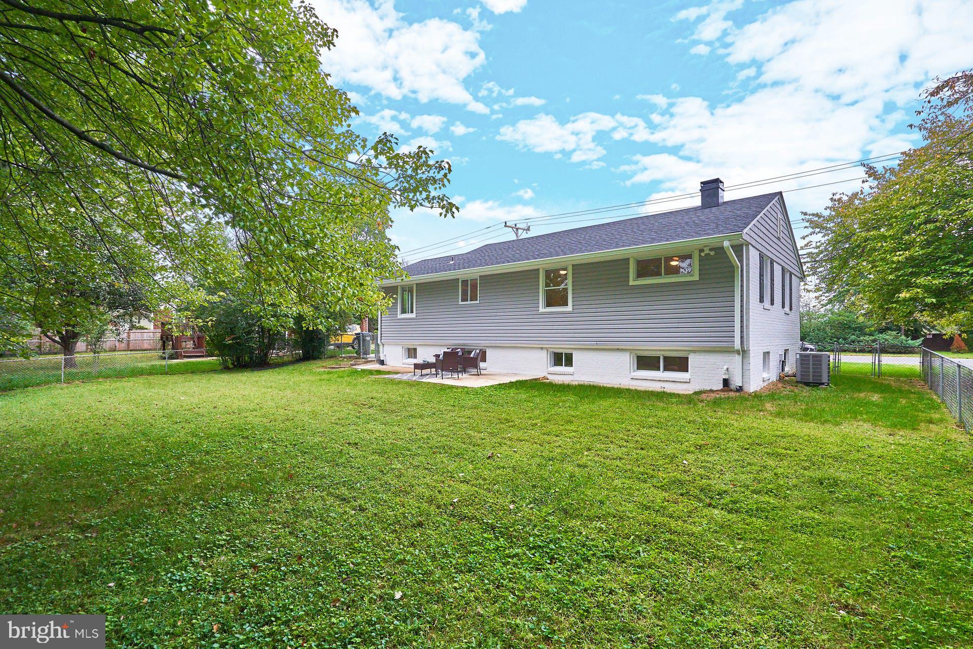 7422 Fordson Road Alexandria, VA 22306 - Photo 30 of 34 Lush grass on the flat lot