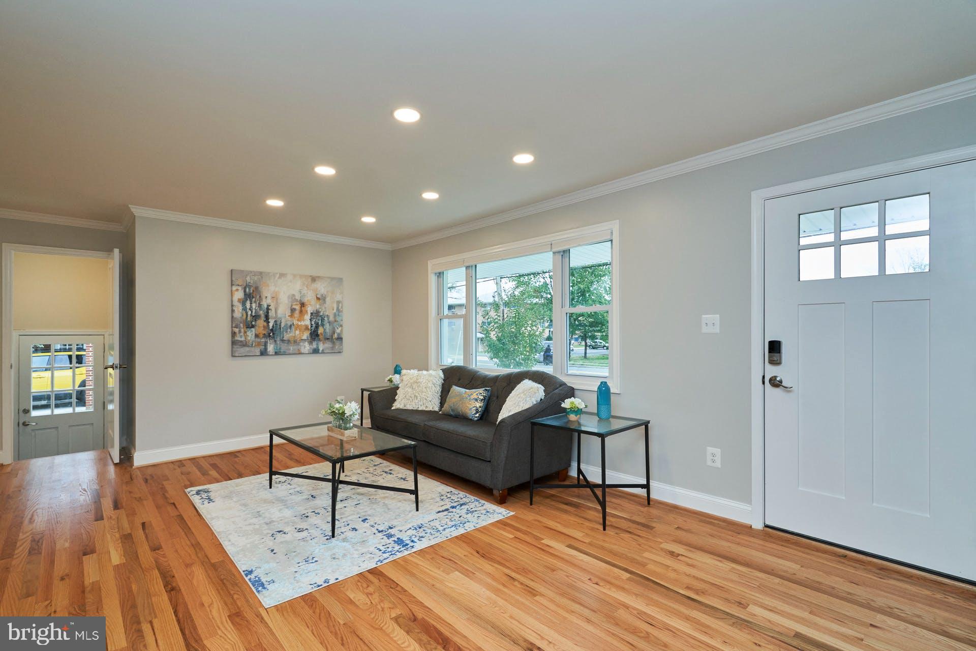 Neutral paint throughout