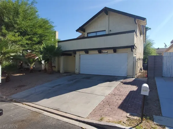 $2,300 | 4760 Woodridge Road, Las Vegas, NV 89121