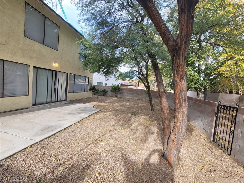 4760 Woodridge Road Las Vegas, NV 89121 - Photo 11 of 66