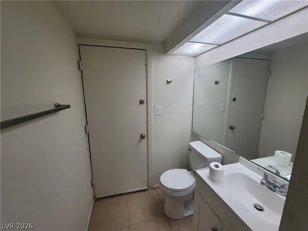 $2,300 | 4760 Woodridge Road, Las Vegas, NV 89121