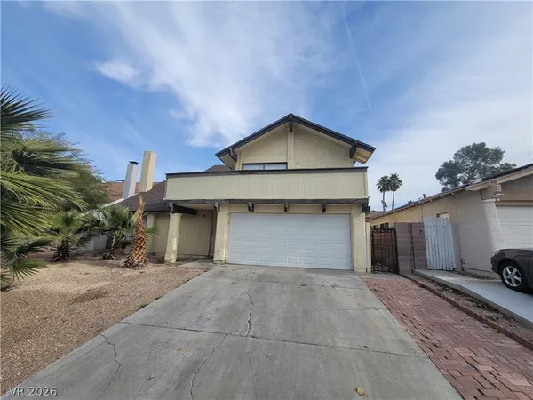$2,300 | 4760 Woodridge Road, Las Vegas, NV 89121