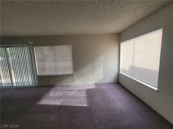 $2,300 | 4760 Woodridge Road, Las Vegas, NV 89121