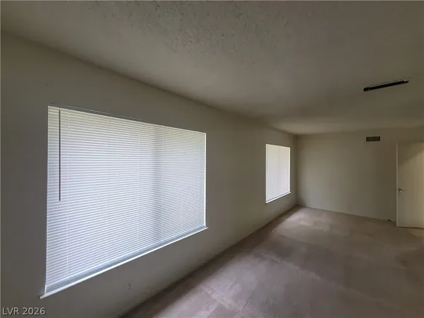 $2,300 | 4760 Woodridge Road, Las Vegas, NV 89121