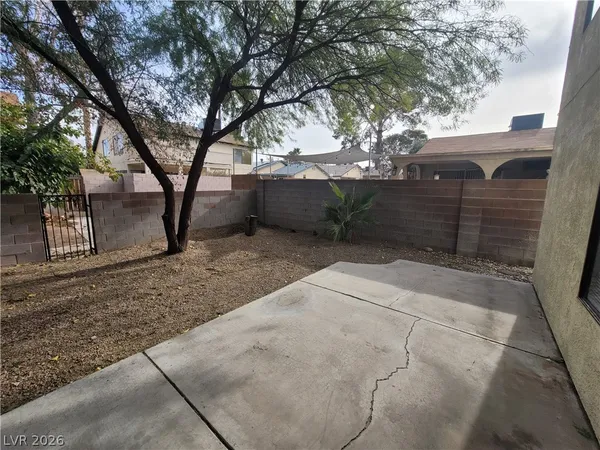 $2,300 | 4760 Woodridge Road, Las Vegas, NV 89121