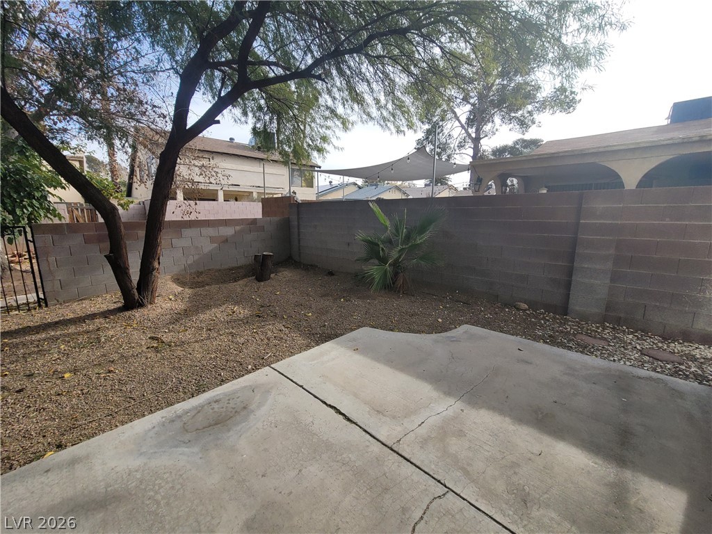 4760 Woodridge Road Las Vegas, NV 89121 - Photo 7 of 66