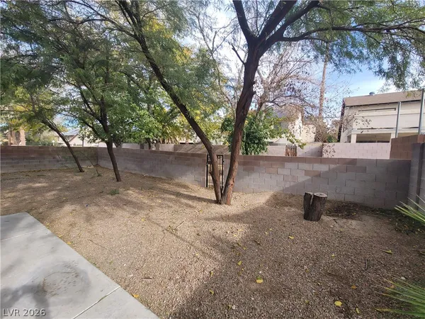 $2,300 | 4760 Woodridge Road, Las Vegas, NV 89121