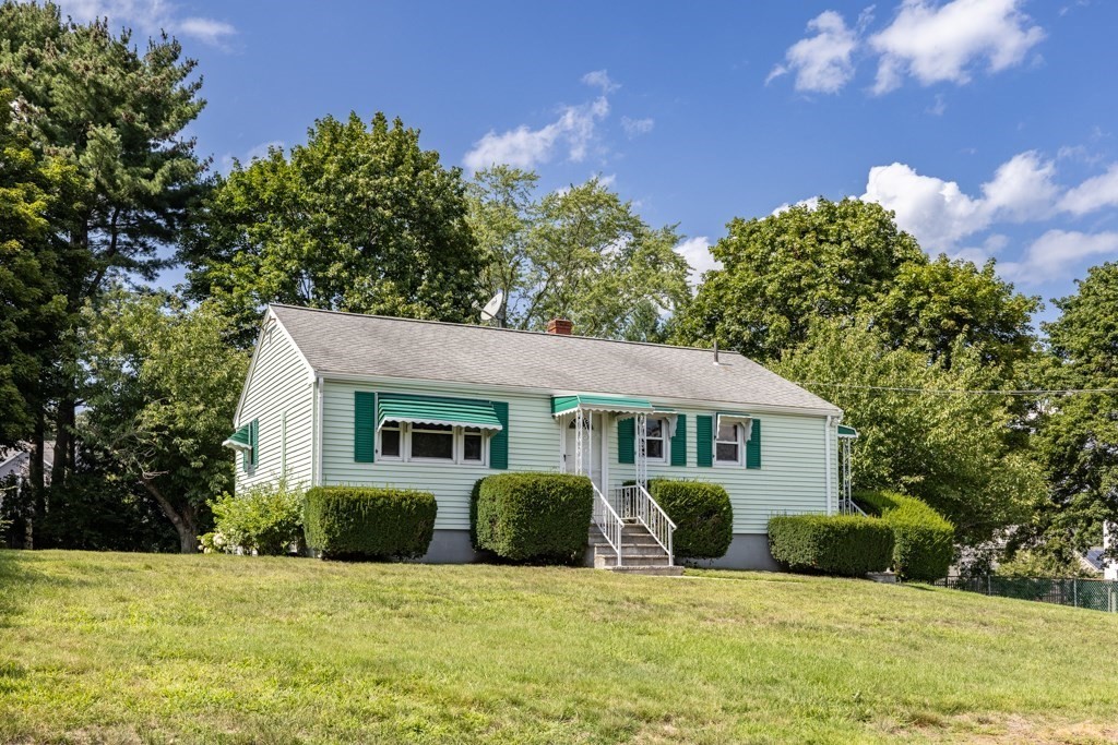 31 Anna Road Woburn, MA 01801 - Photo 2 of 37 Gallery Image 2