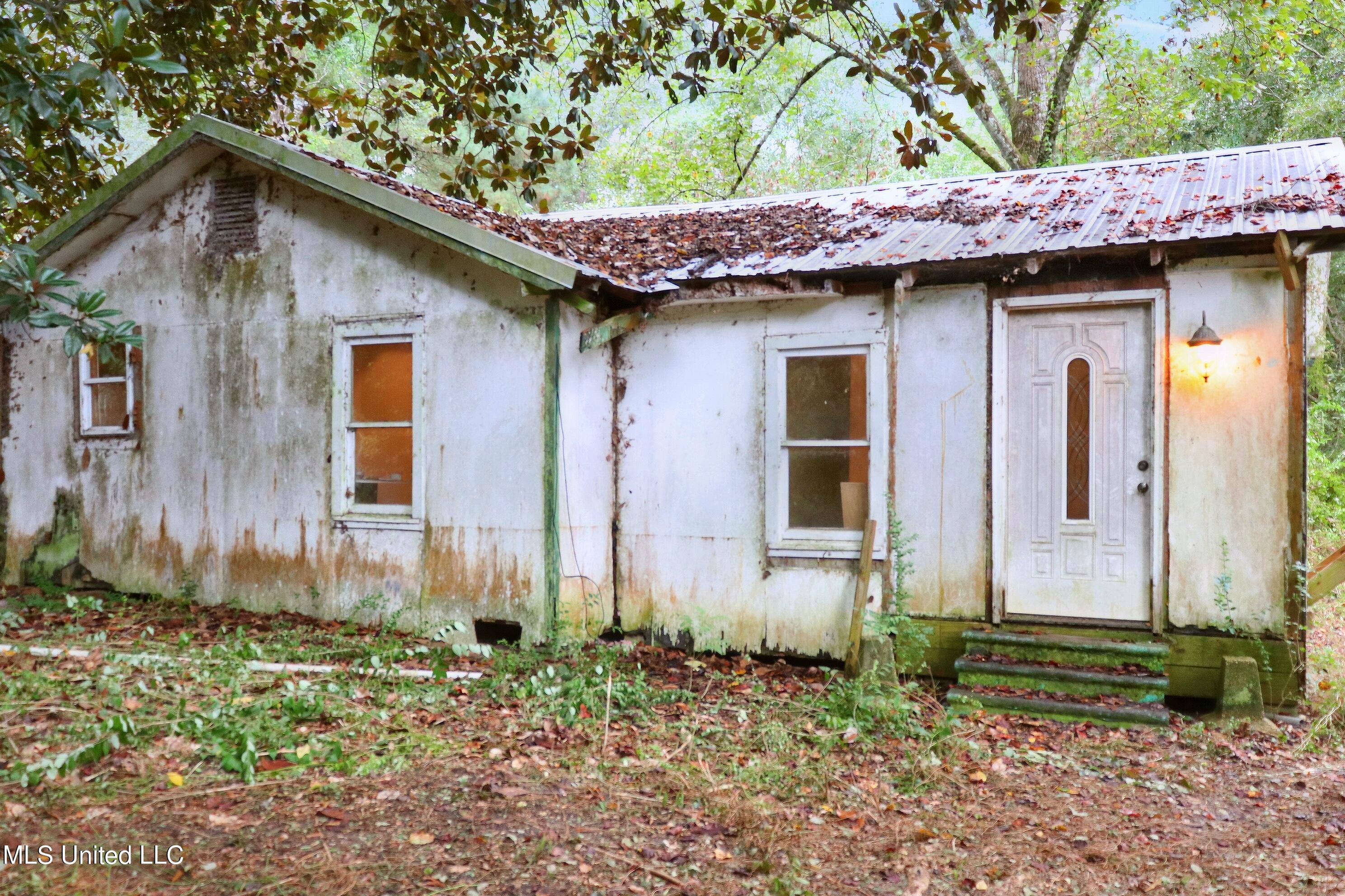 54 Ida Reyer Road Poplarville, MS 39470 - Photo 1 of 15 1f172154-90fb-4b96-bdc5-eb84765c9e7d