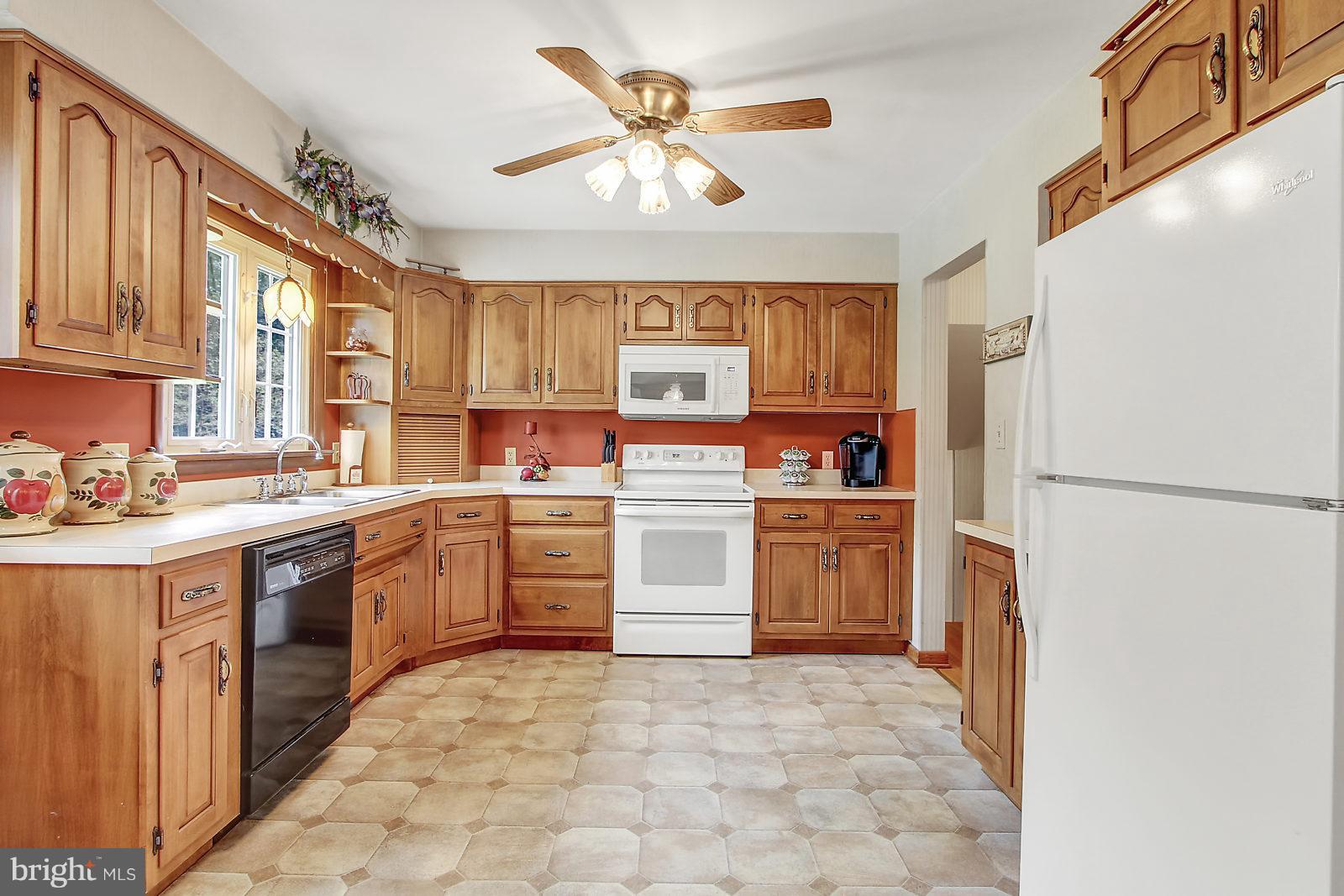 980 Gettysburg Road Littlestown, PA 17340 - Photo 3 of 25
