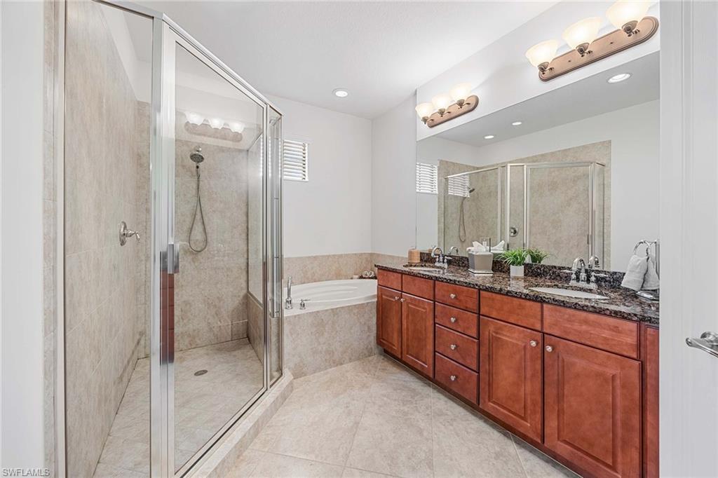 9134 Chula Vista Street, Unit 125 Naples, FL 34113 - Photo 15 of 41