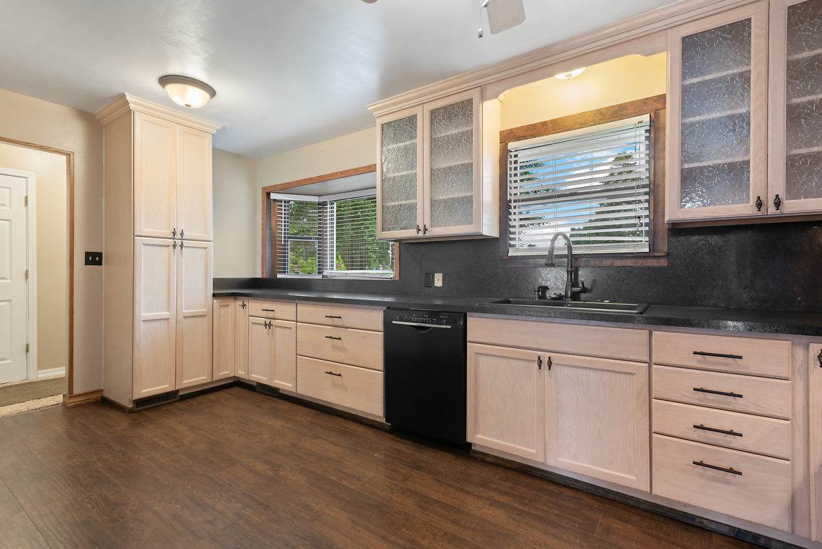 1415 South Blake Road Spokane Valley, WA 99216 - Photo 7 of 20