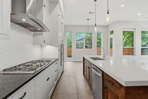 $925,000 | 1307 Clifford Avenue, Austin, TX 78702