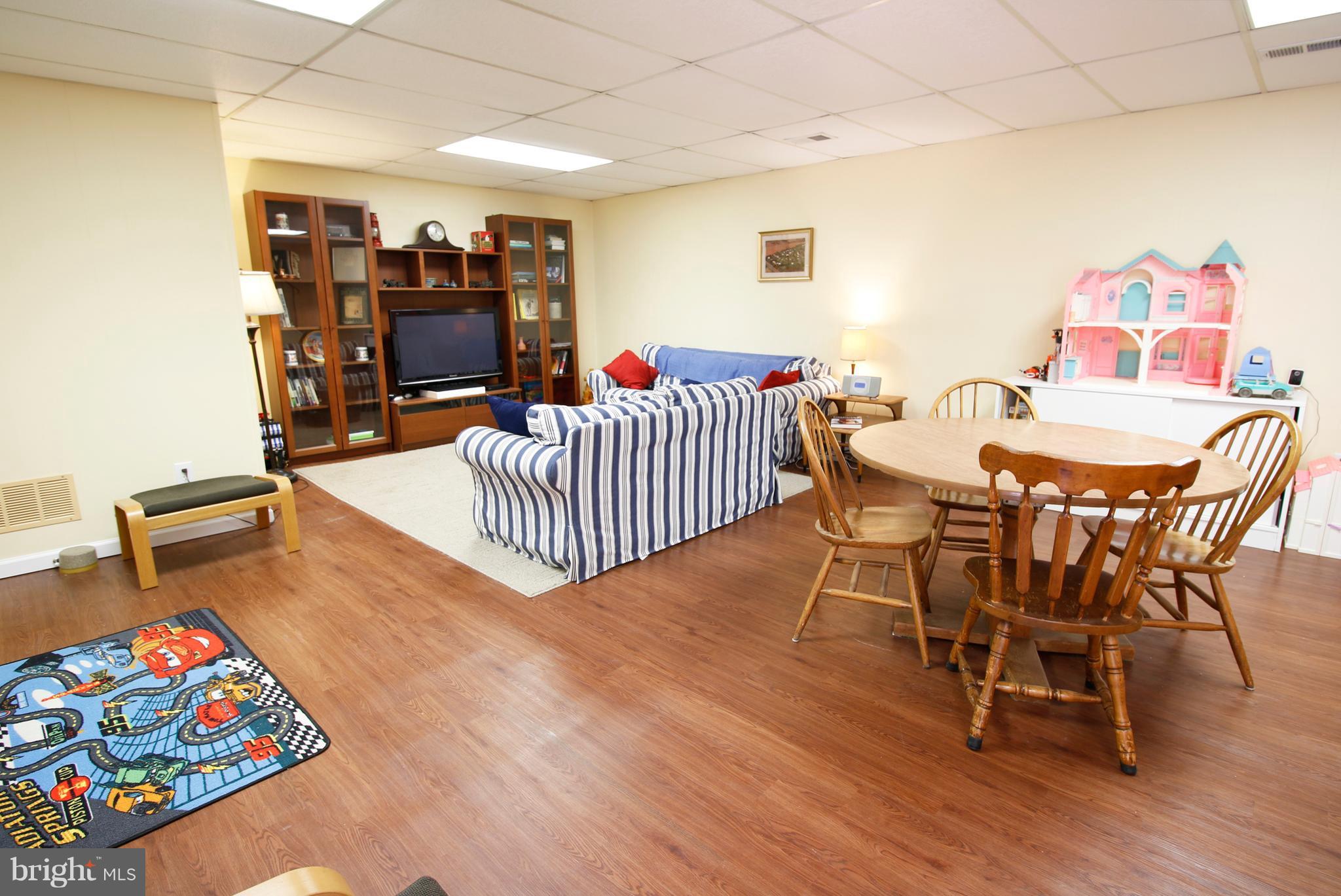 2116 Round Hill Road Fallston, MD 21047 - Photo 23 of 30 Family Room