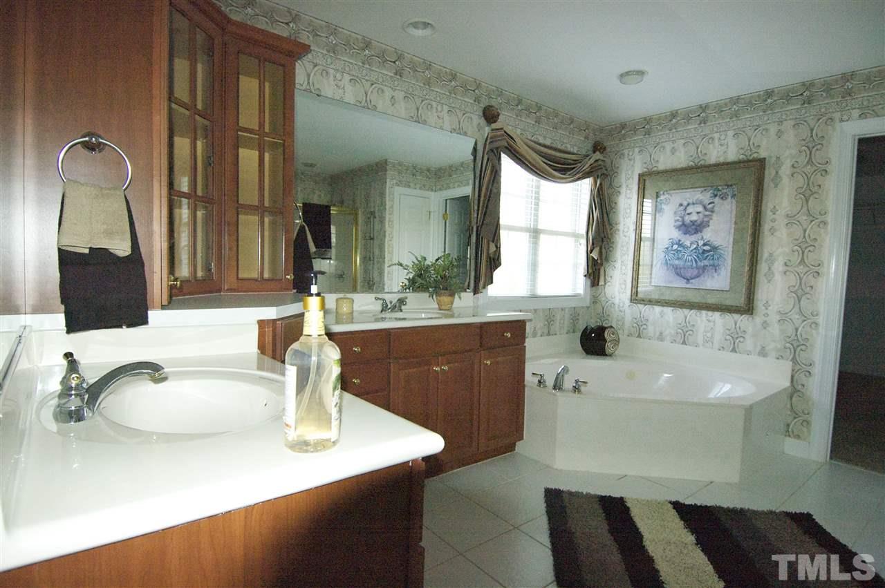 12432 Penrose Trail Raleigh, NC 27614 - Photo 12 of 25 Gallery Image 12