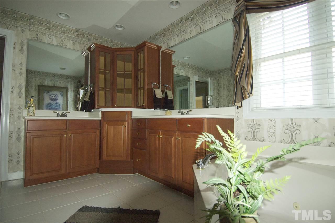 12432 Penrose Trail Raleigh, NC 27614 - Photo 14 of 25 Gallery Image 14