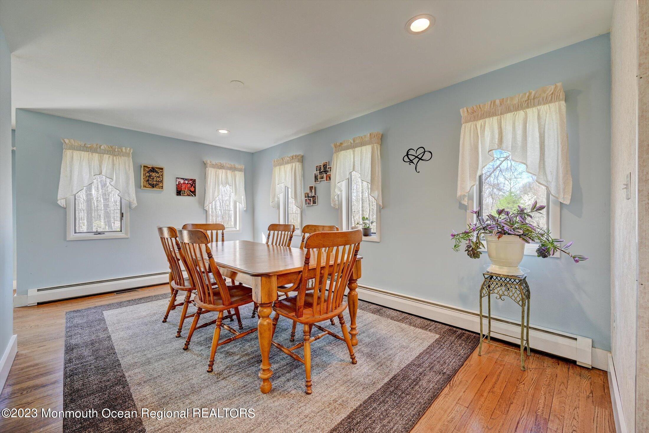 174 Peskin Road Farmingdale, NJ 07727 - Photo 13 of 61 13-36287615