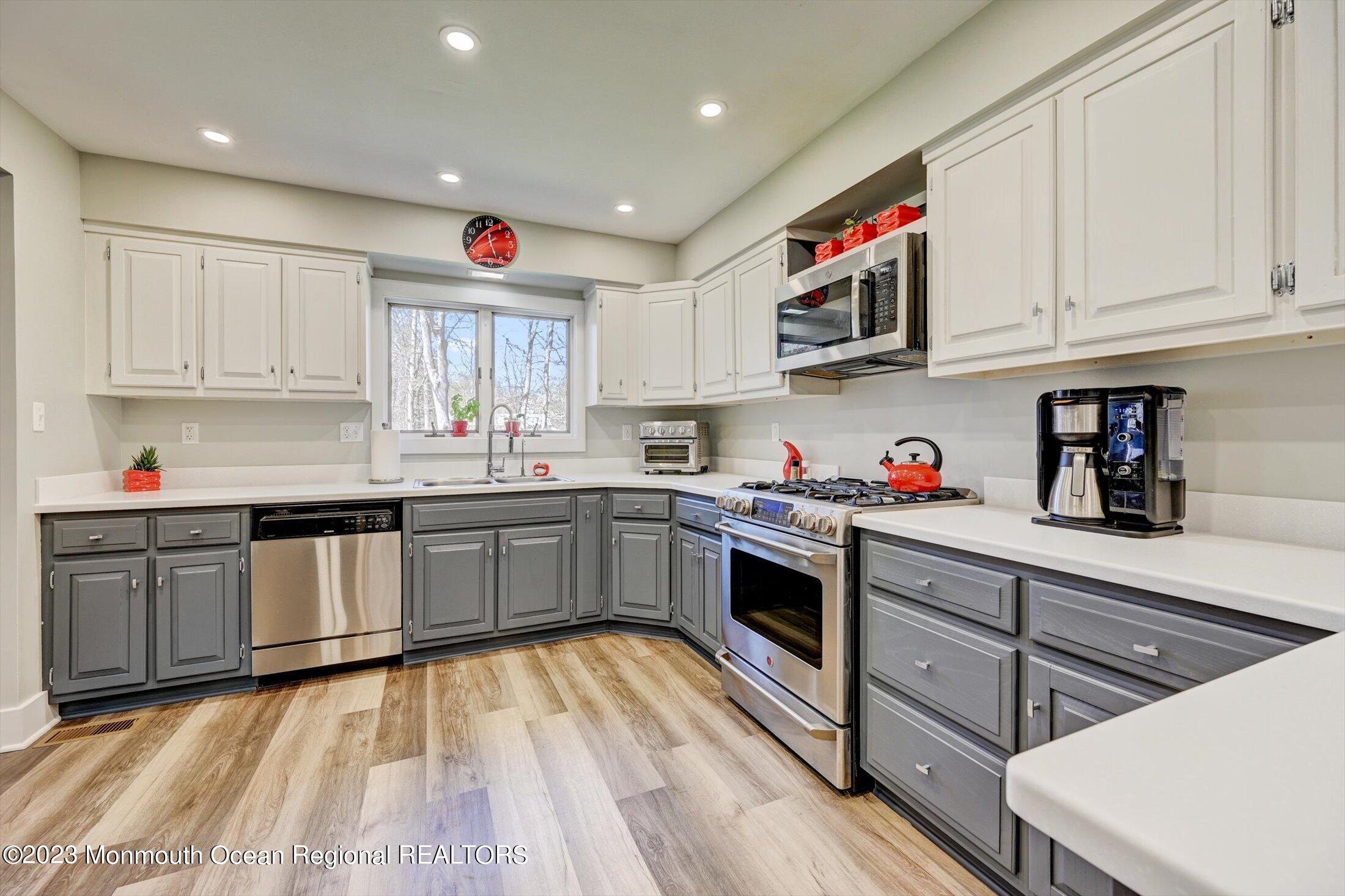174 Peskin Road Farmingdale, NJ 07727 - Photo 17 of 61 17-36287740