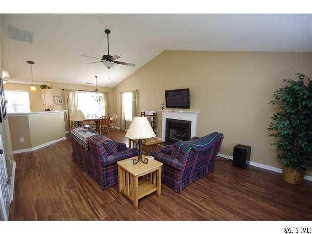 1918 Decatur Court Charlotte, NC 28213 - Photo 3 of 16 Gallery Image 3