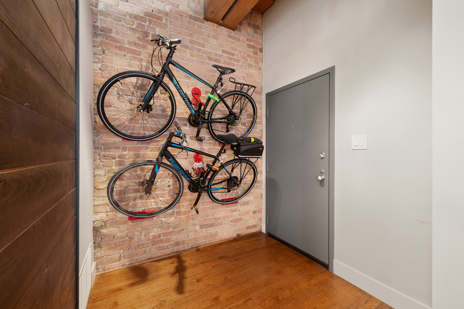 400 South Green Street, Unit 406 Chicago, IL 60607 - Photo 2 of 19 a view of an entryway