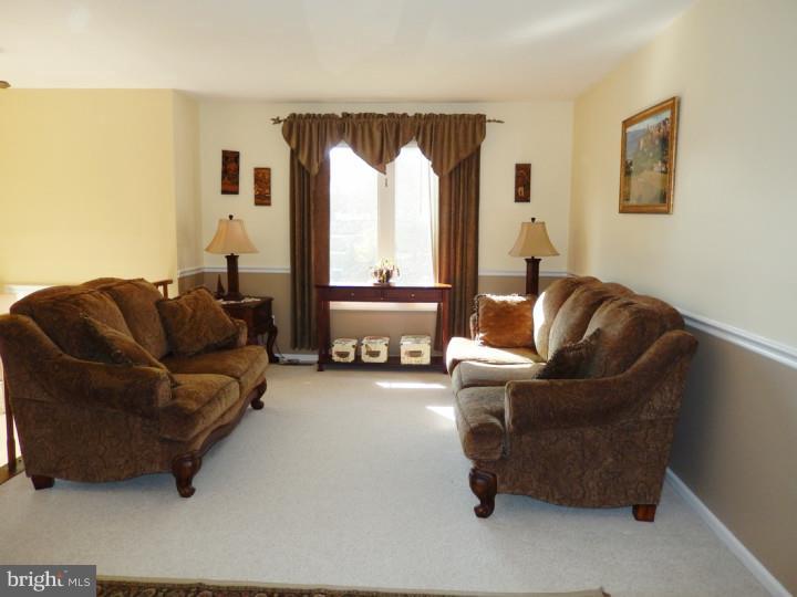 22 Brighton Road Westampton, NJ 08060 - Photo 2 of 13 Living Room
