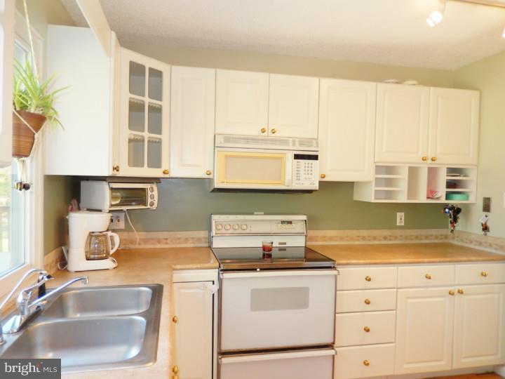 22 Brighton Road Westampton, NJ 08060 - Photo 4 of 13 Kitchen