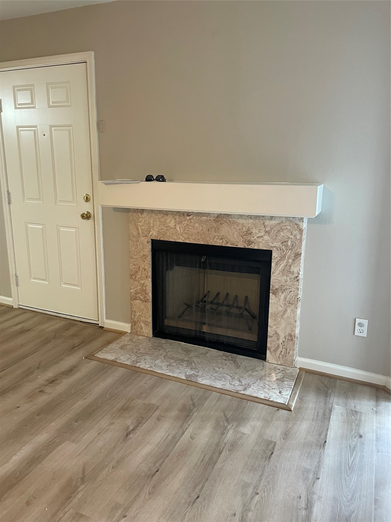 8787 Brae Acres Road, Unit 401 Houston, TX 77074 - Photo 5 of 19 Gallery Image 5
