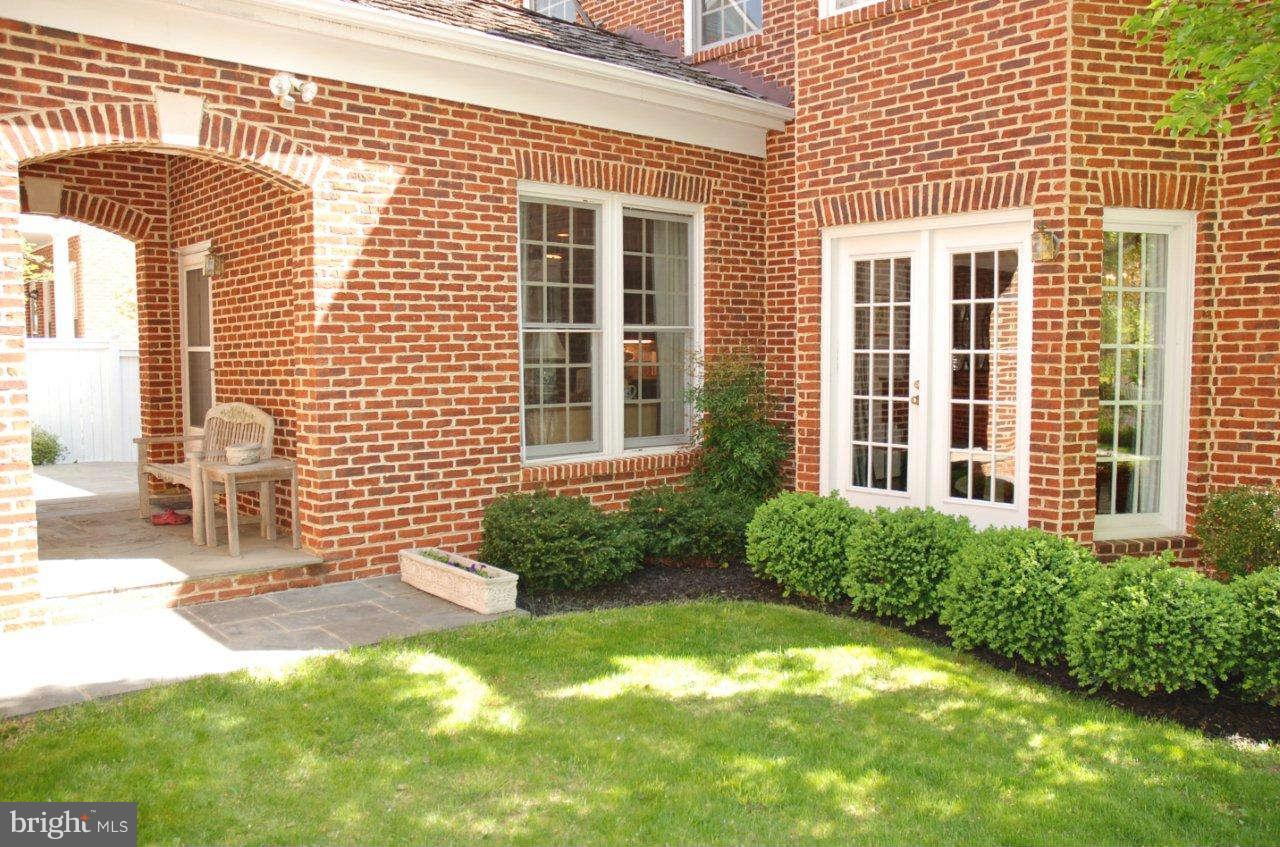 402 Tschiffely Square Road Gaithersburg, MD 20878 - Photo 3 of 19 Dining Room French Doors