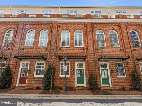 $1,200,000 | 610 Tivoli Passage, Alexandria, VA 22314