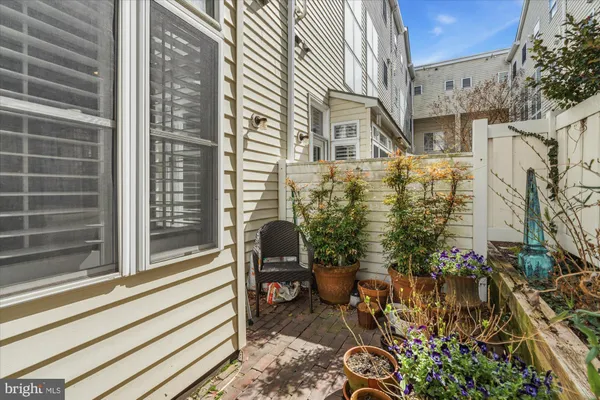 $1,200,000 | 610 Tivoli Passage, Alexandria, VA 22314