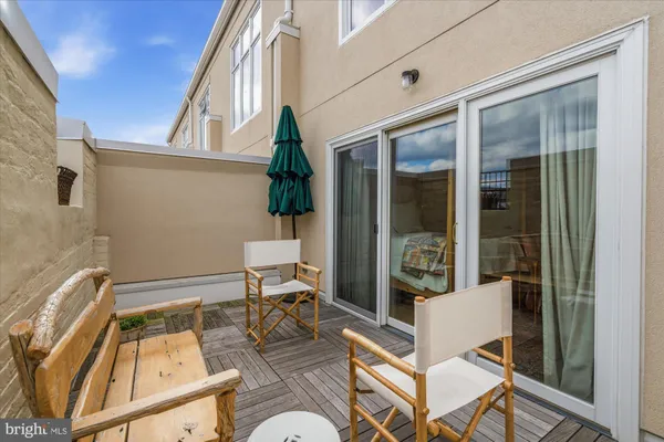 $1,200,000 | 610 Tivoli Passage, Alexandria, VA 22314