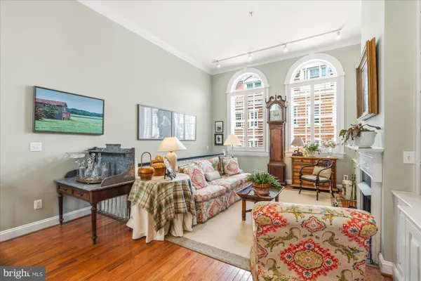 $1,200,000 | 610 Tivoli Passage, Alexandria, VA 22314
