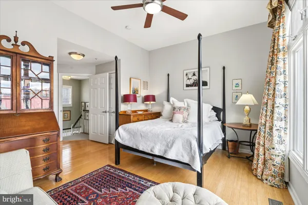 $1,200,000 | 610 Tivoli Passage, Alexandria, VA 22314