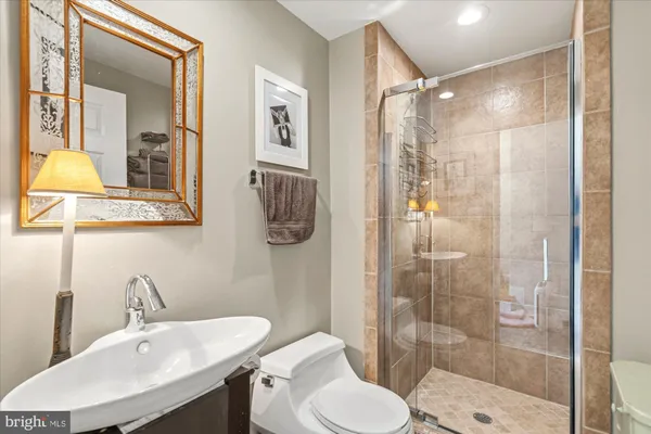 $1,200,000 | 610 Tivoli Passage, Alexandria, VA 22314
