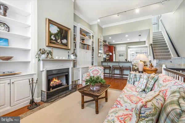 $1,200,000 | 610 Tivoli Passage, Alexandria, VA 22314